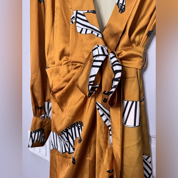 NWT! ⭐️ SukiSo Gold Elsa Wrap Dress in Zebra - Picture 11 of 16